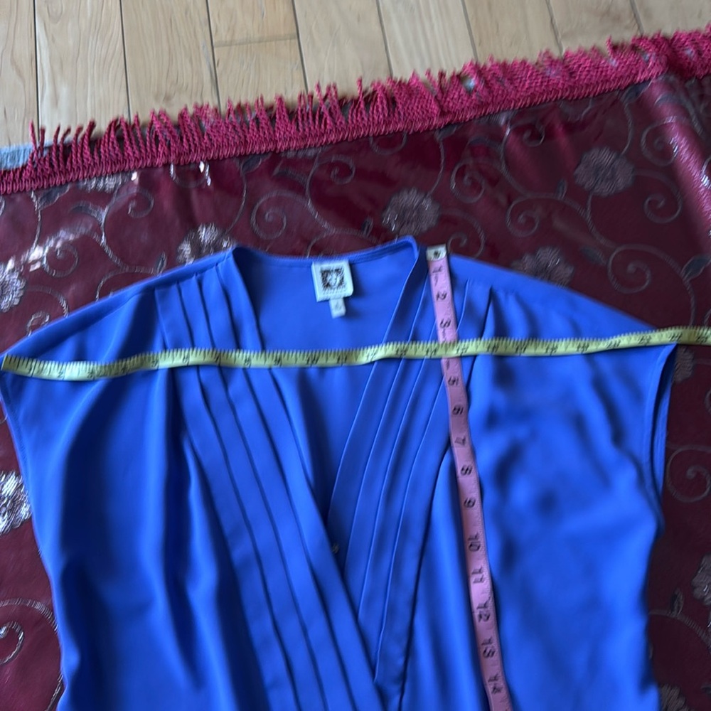 Beautiful and classy Anne klein blouse